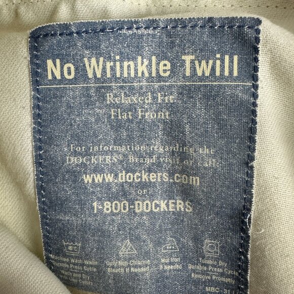 Dockers Mens Khakis No Wrinkle Twill Relaxed Fit Flat Front Pants Size 34/29 - Picture 4 of 7